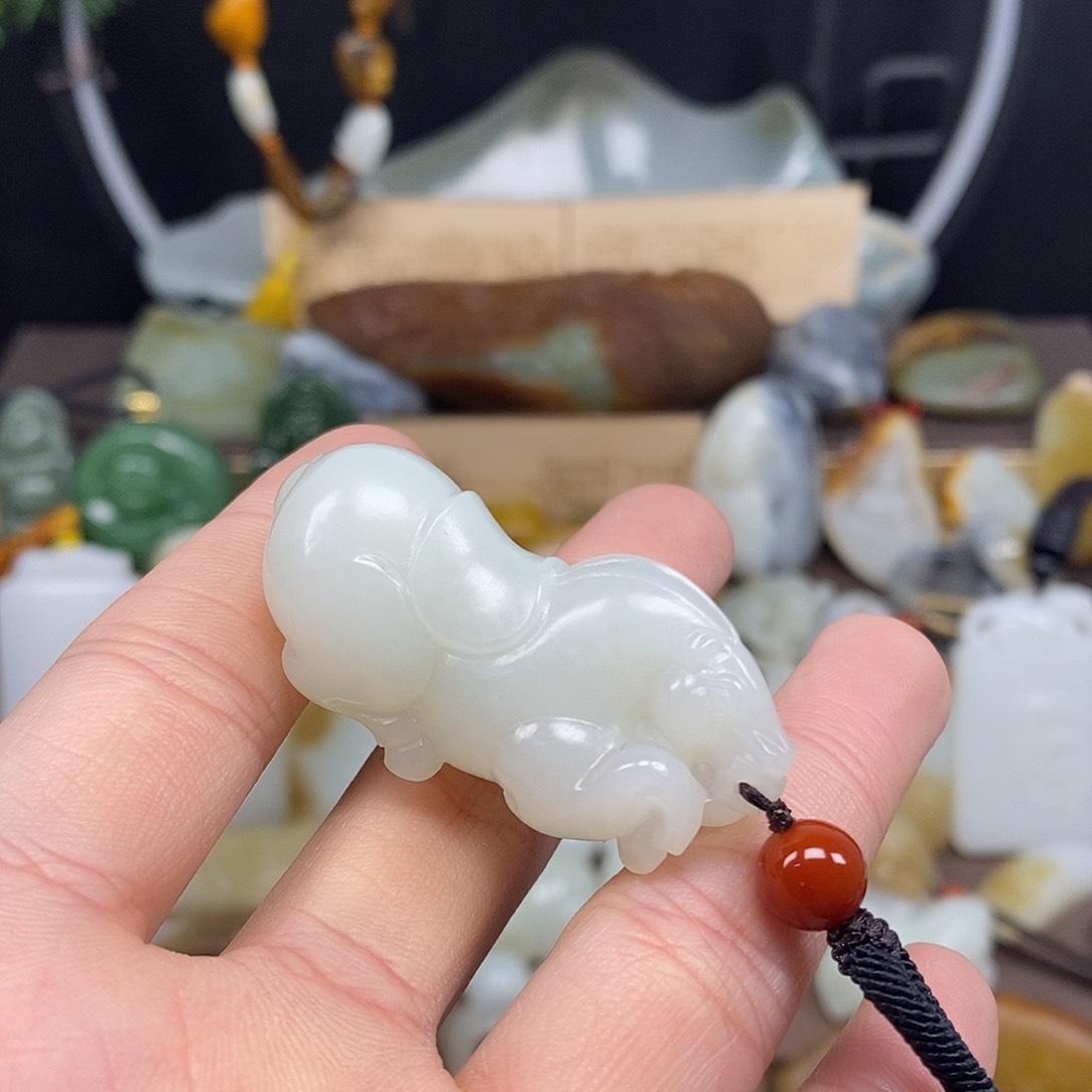 和田玉颈饰未镶嵌知**止