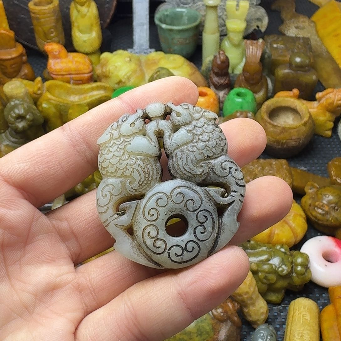 白玉菩提吊坠。。。