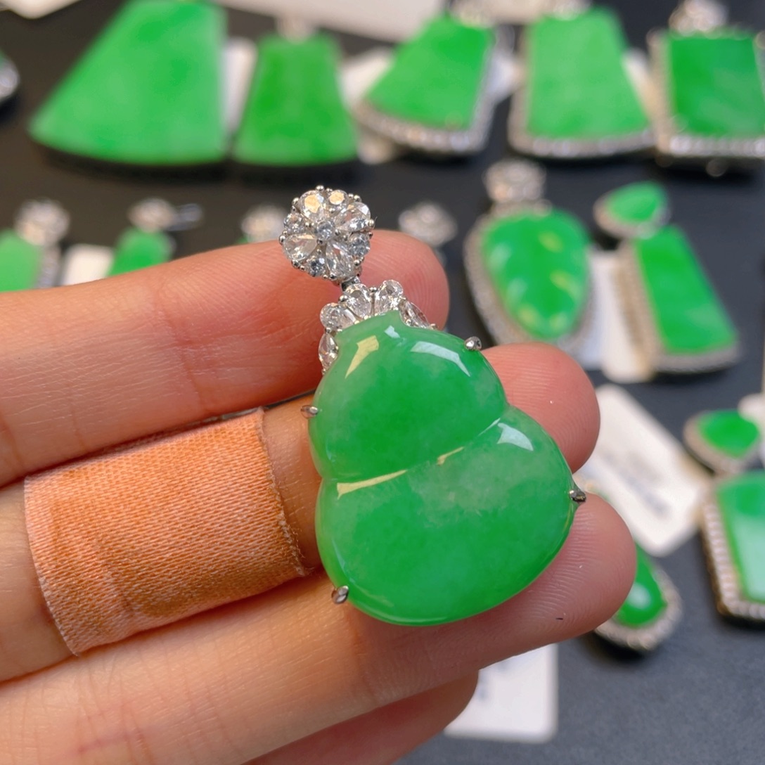 翡翠银S925镶嵌颈饰