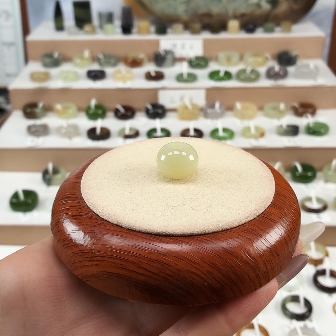 瑜***程和田玉未镶嵌戒指