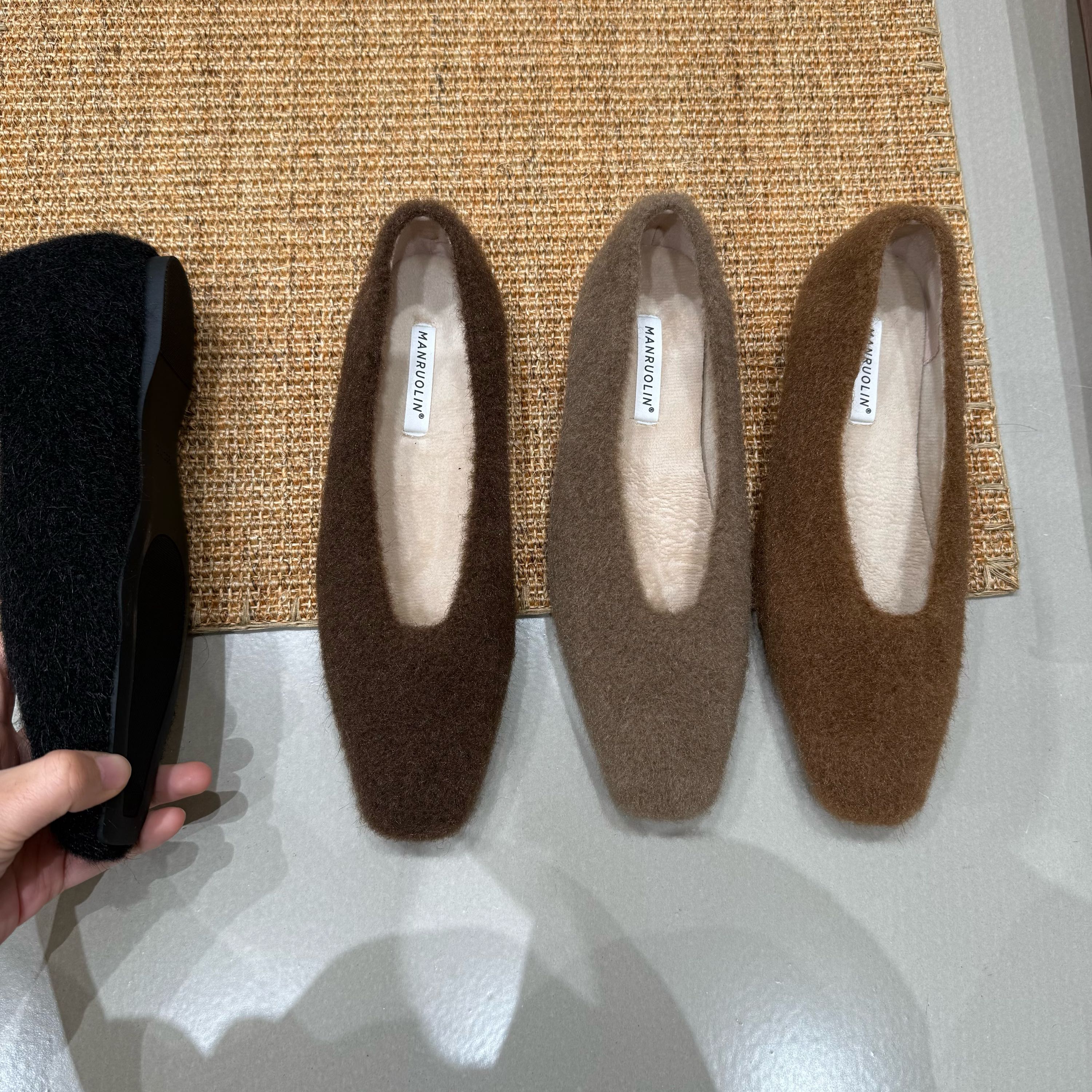 08-1爆款方头小众极简风休闲百搭女人味毛毛单鞋 早秋新款