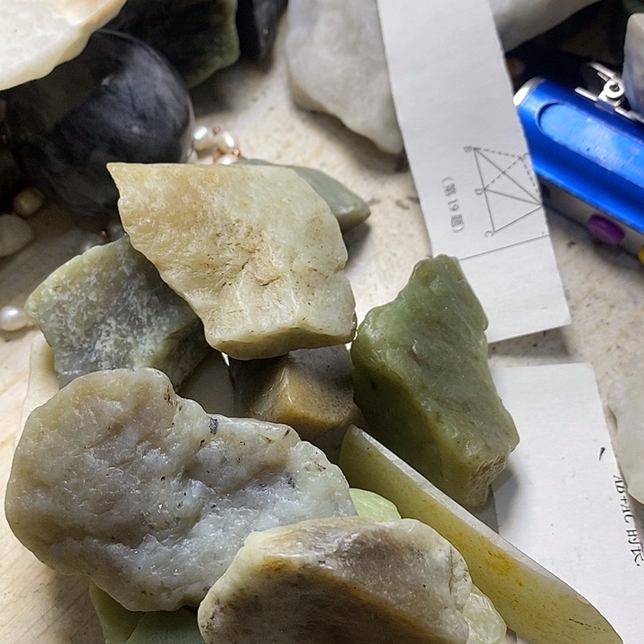 透闪石质玉珠宝半成品未镶嵌