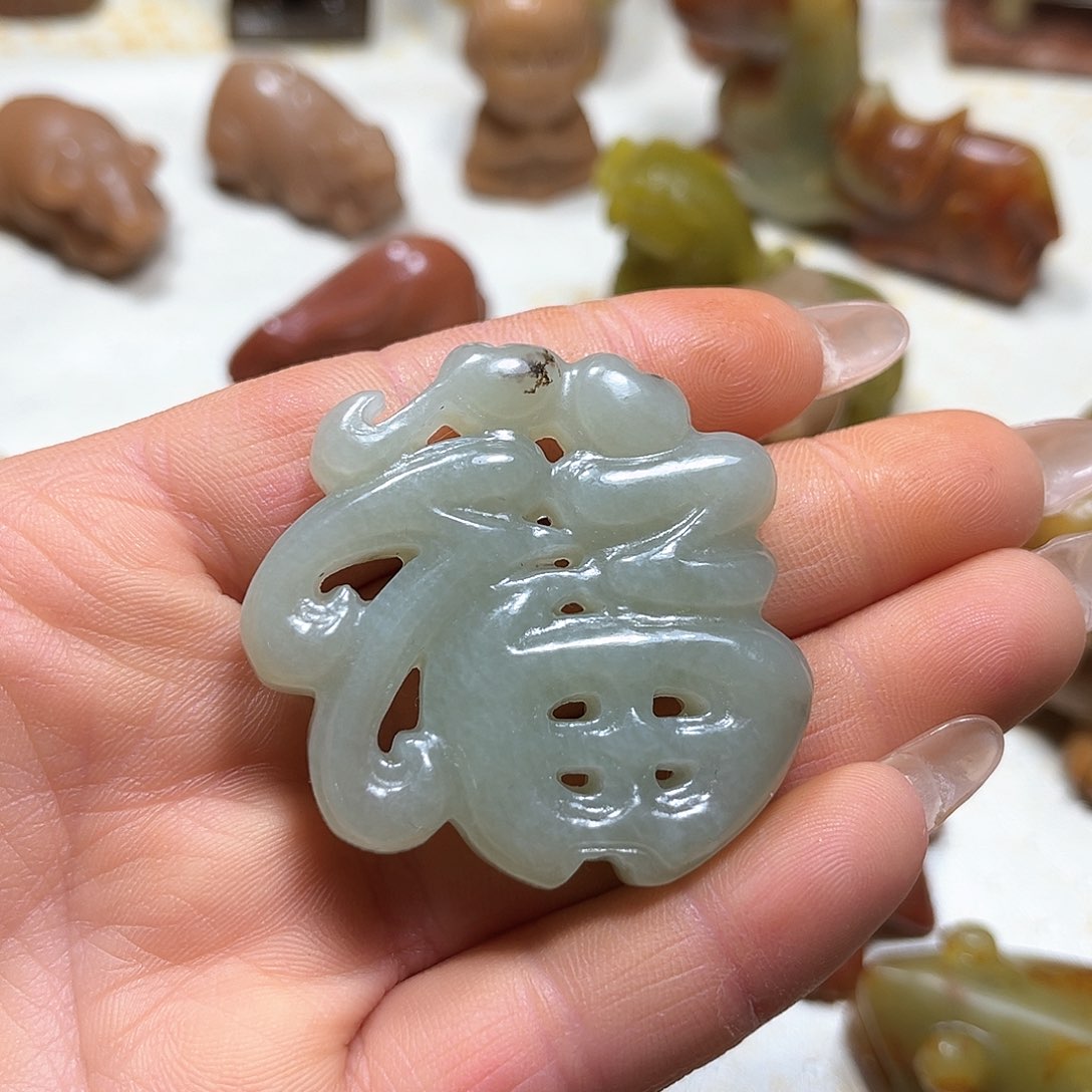 白玉菩提吊坠白玉菩提吊坠