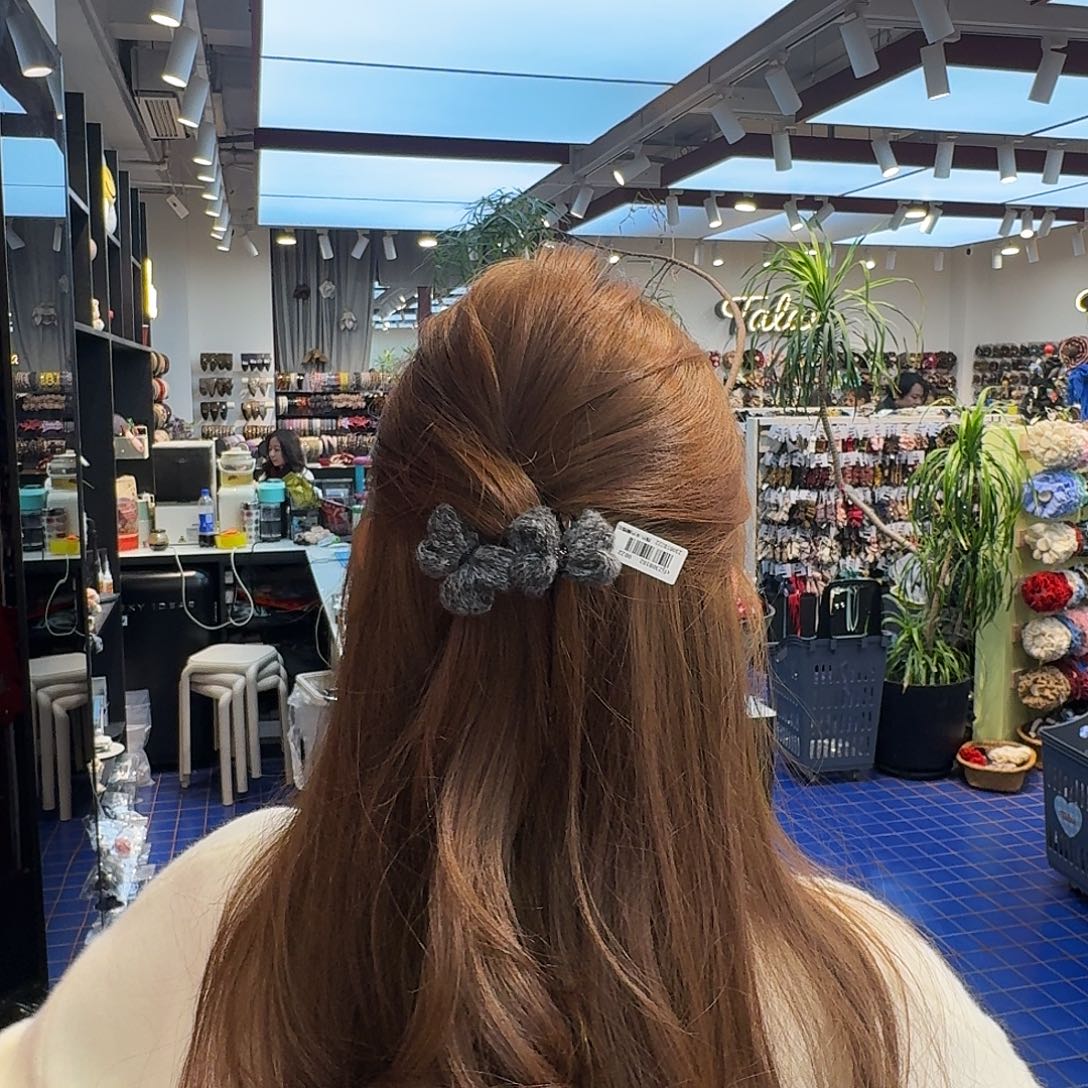 非金属深灰色插梳