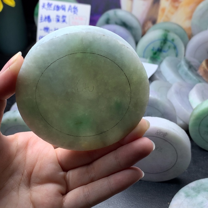 定制翡翠未镶嵌手镯