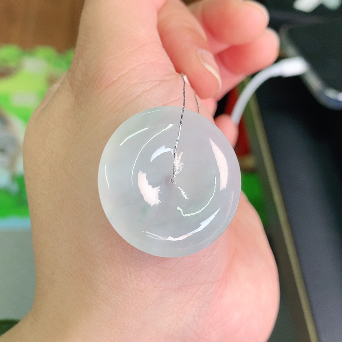 翡翠颈饰未镶嵌冰胶扣子