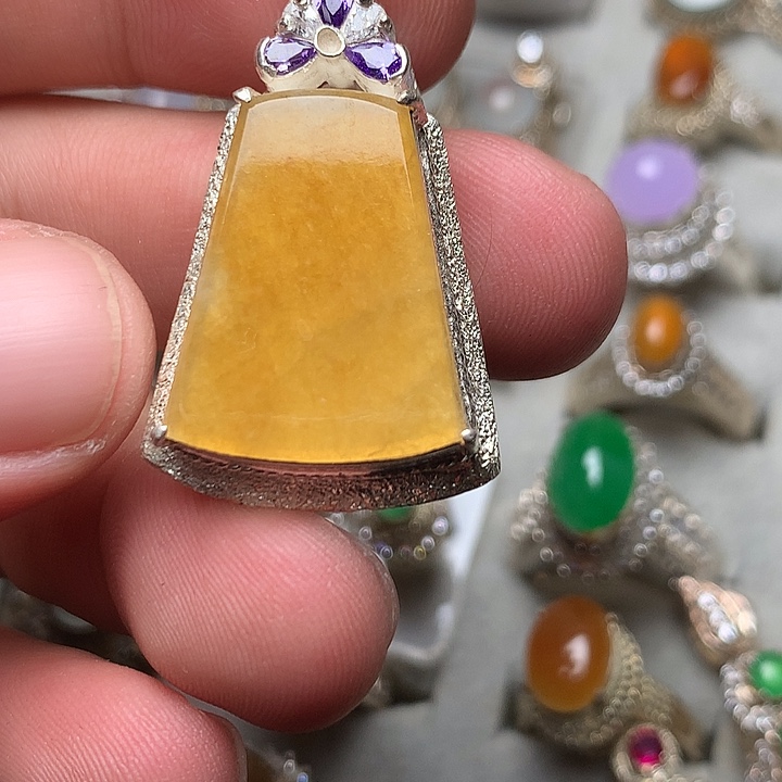 定制翡翠未镶嵌戒指