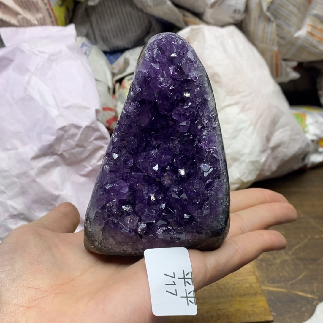 紫晶乌拉圭未镶嵌