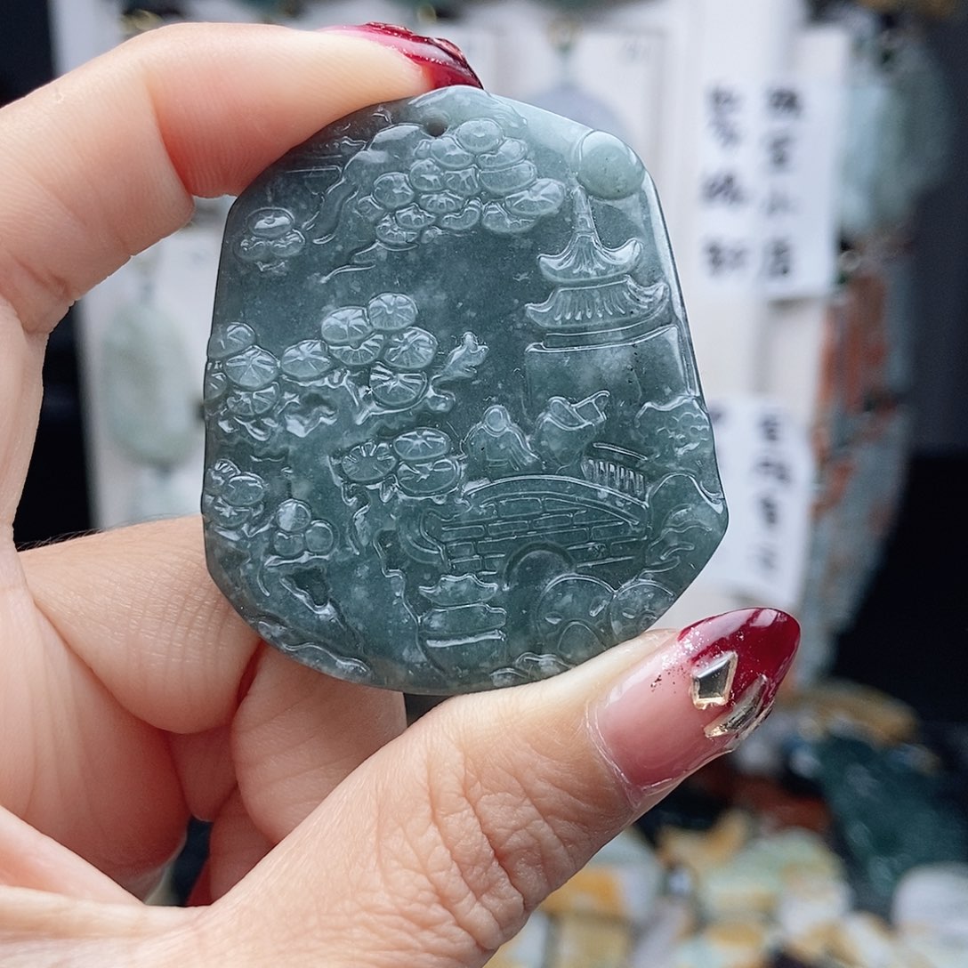 翡翠颈饰未镶嵌翡翠^_^