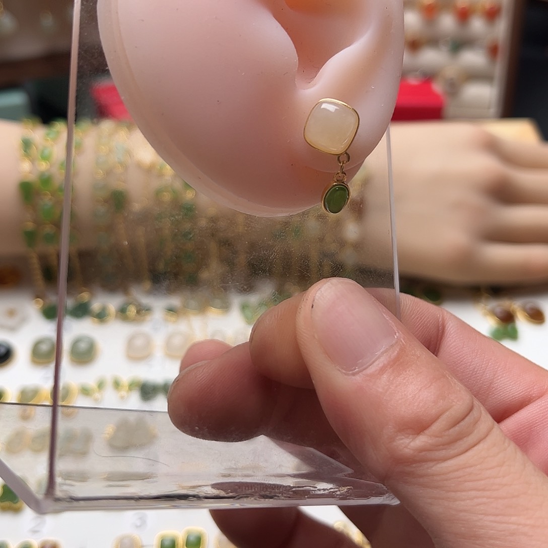 和田玉银S925镶嵌耳饰