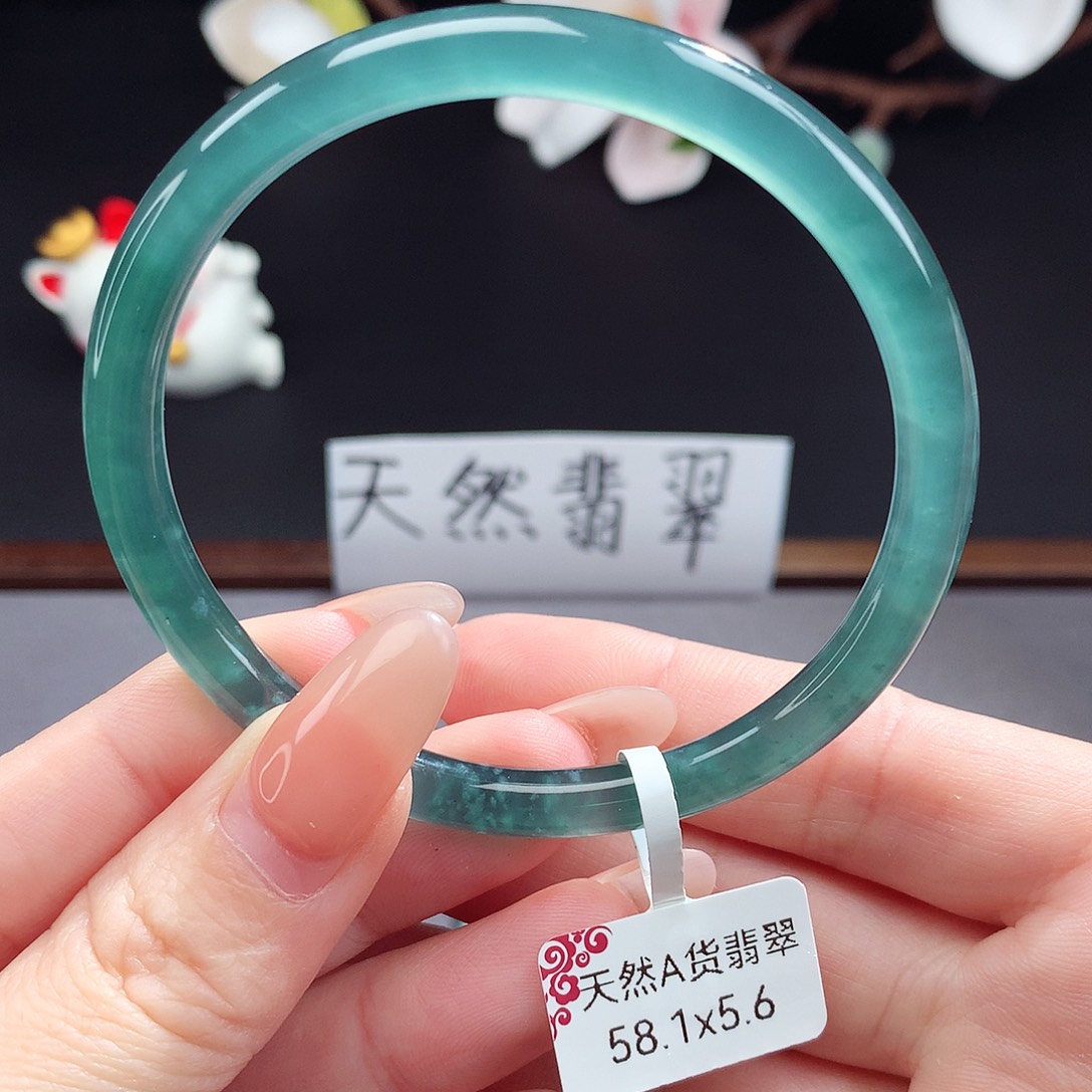 翡翠手镯（圆镯）未镶嵌