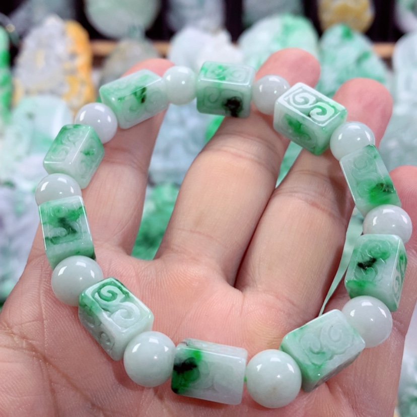 【闪购商品】翡翠吊坠(不含链)未镶嵌