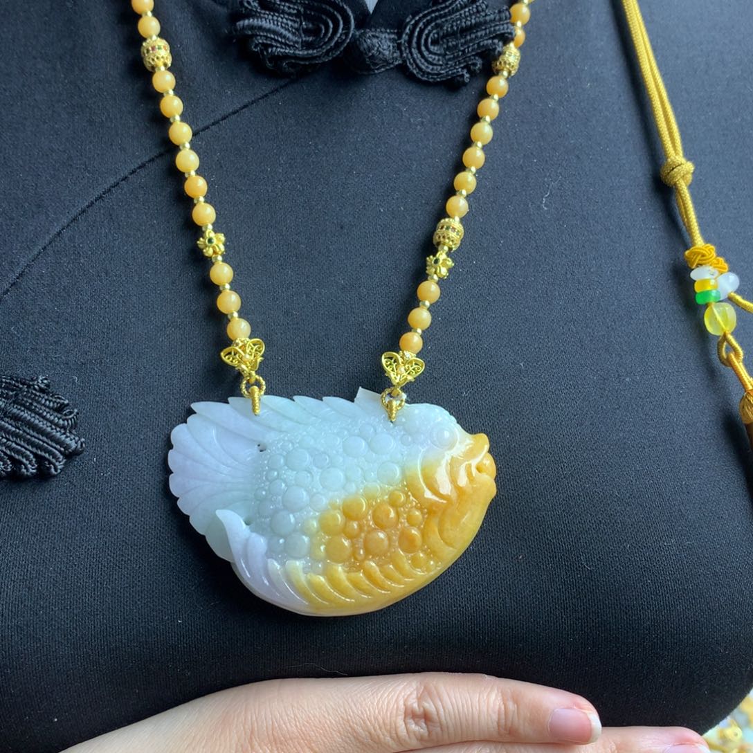 翡翠颈饰未镶嵌翡翠