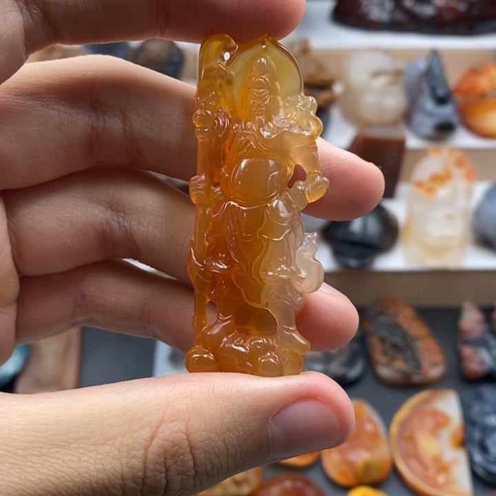 彦***-玛瑙/玉髓未镶嵌珠宝奇石