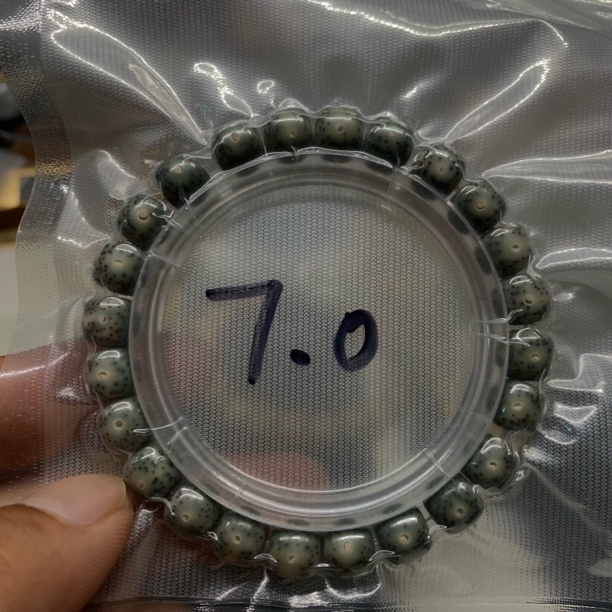 原脂石玉9*8桶珠绿幽灵单圈绿幽灵