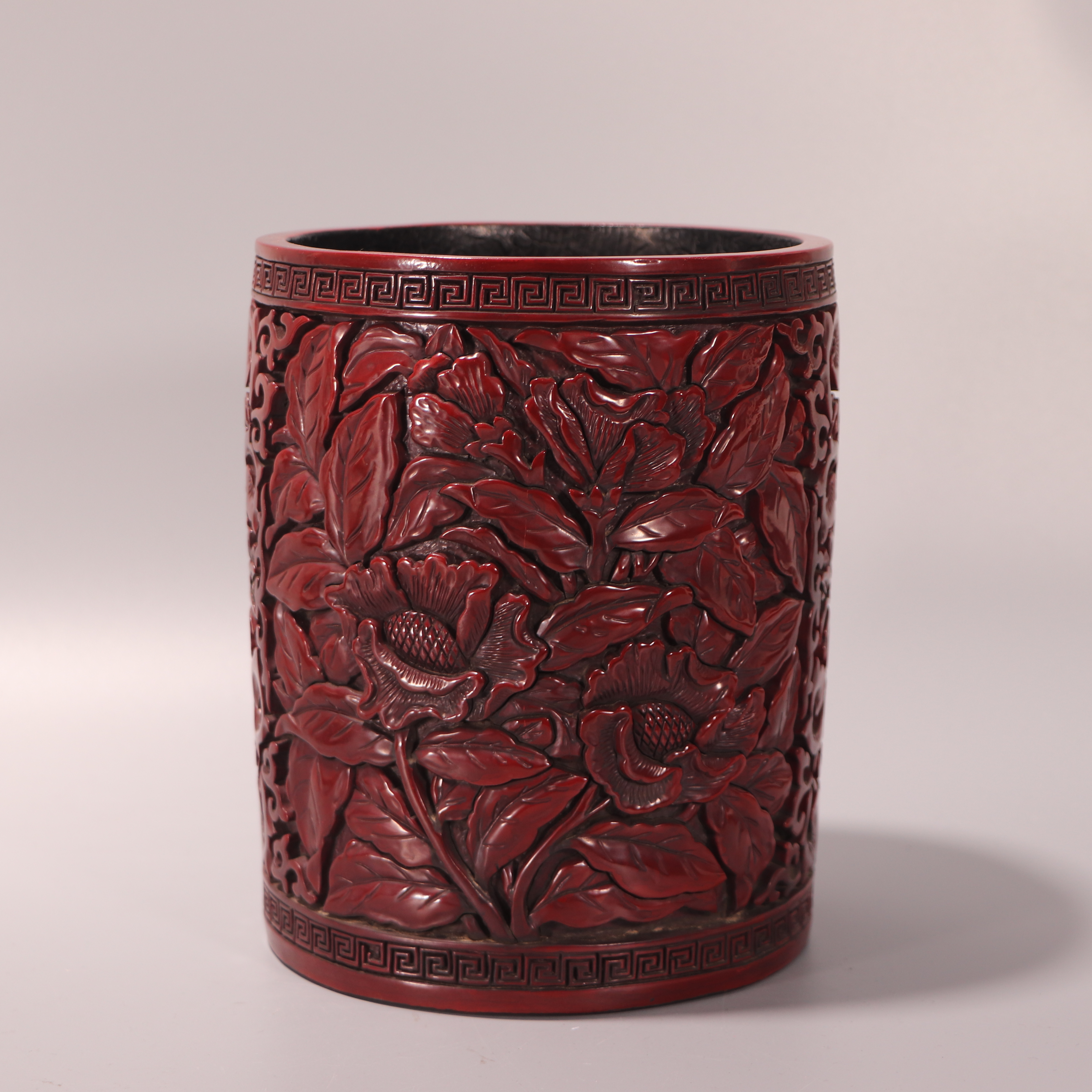 lot6  DY3706  清代  木质剔红花卉笔筒