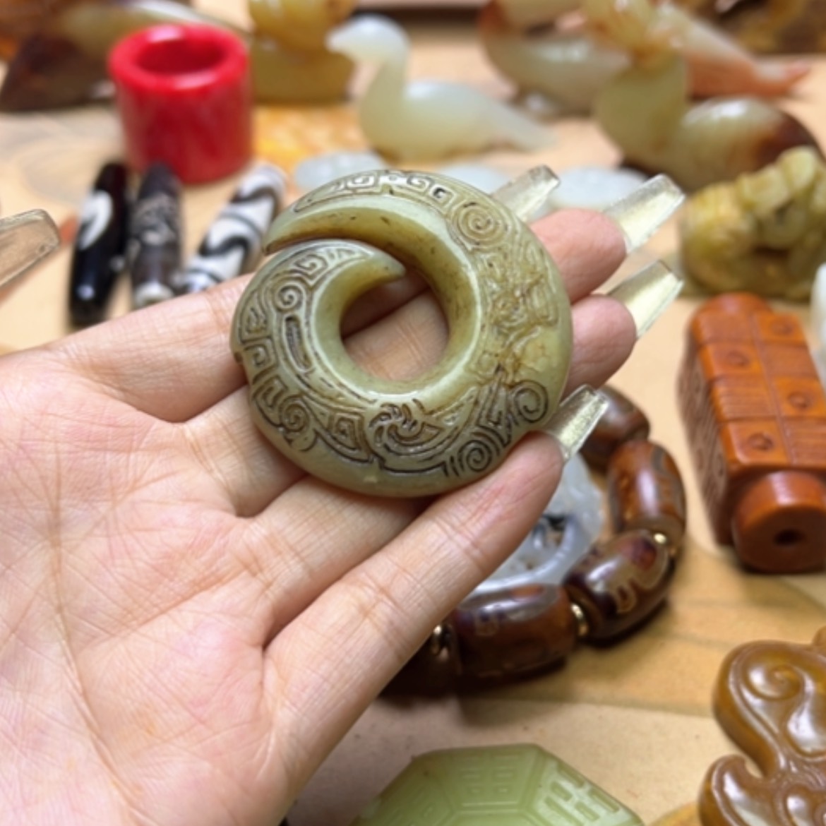 【闪购商品】蛇纹石玉颈饰未镶嵌