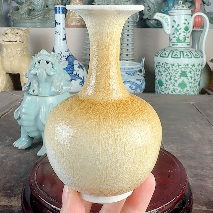 隋白鹅颈瓶品相完美