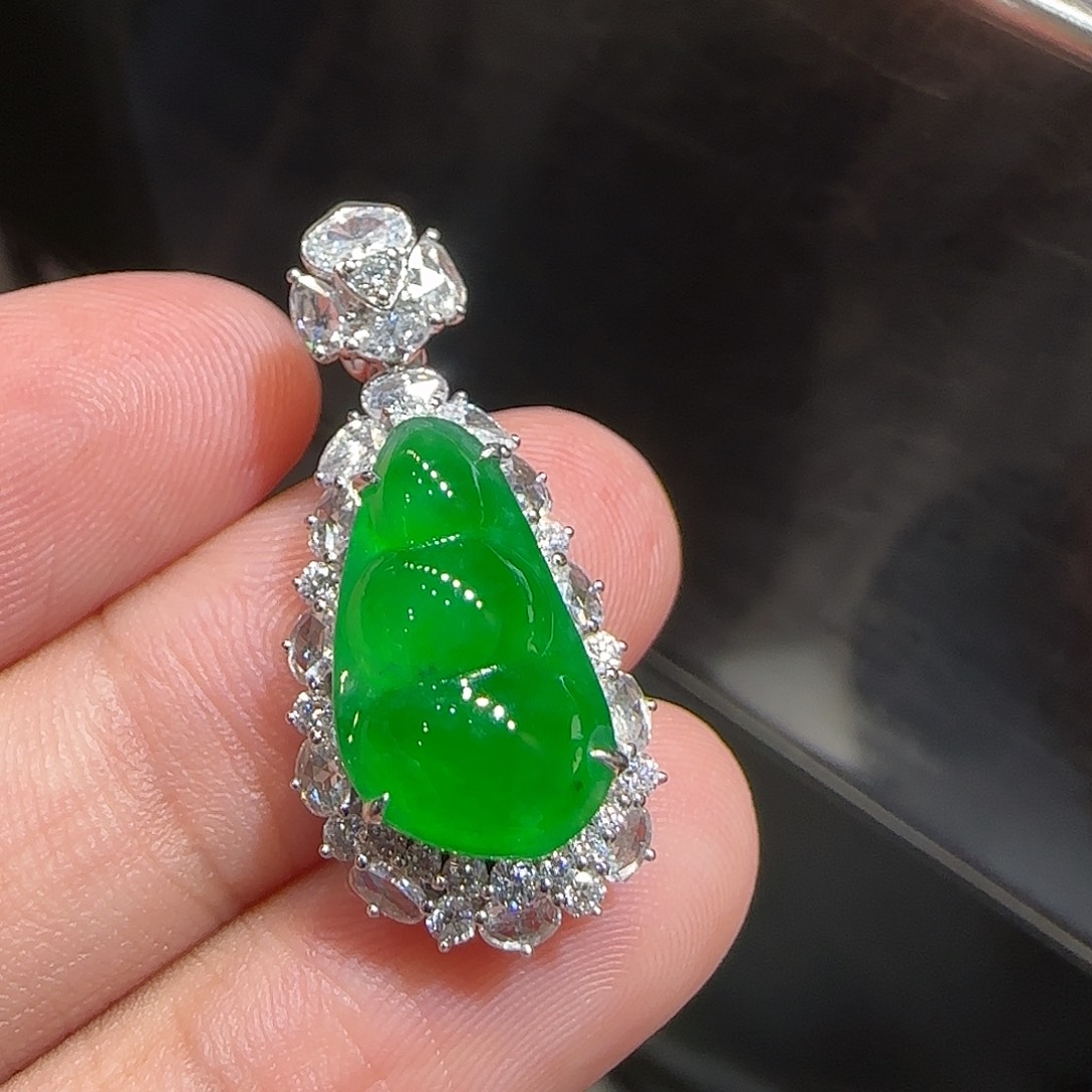 翡翠18K金镶嵌吊坠(不含链)福豆