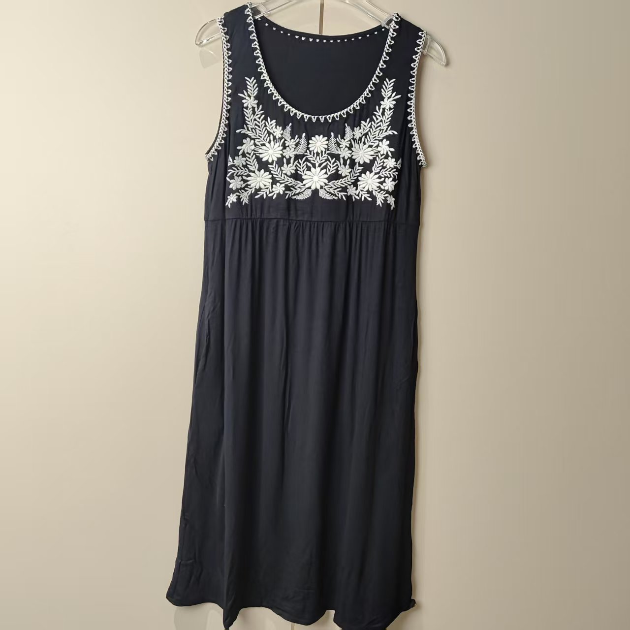  Q11 无袖圆领夏季黑色连衣裙