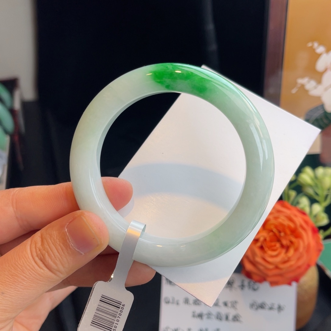 翡翠手镯未镶嵌正圈