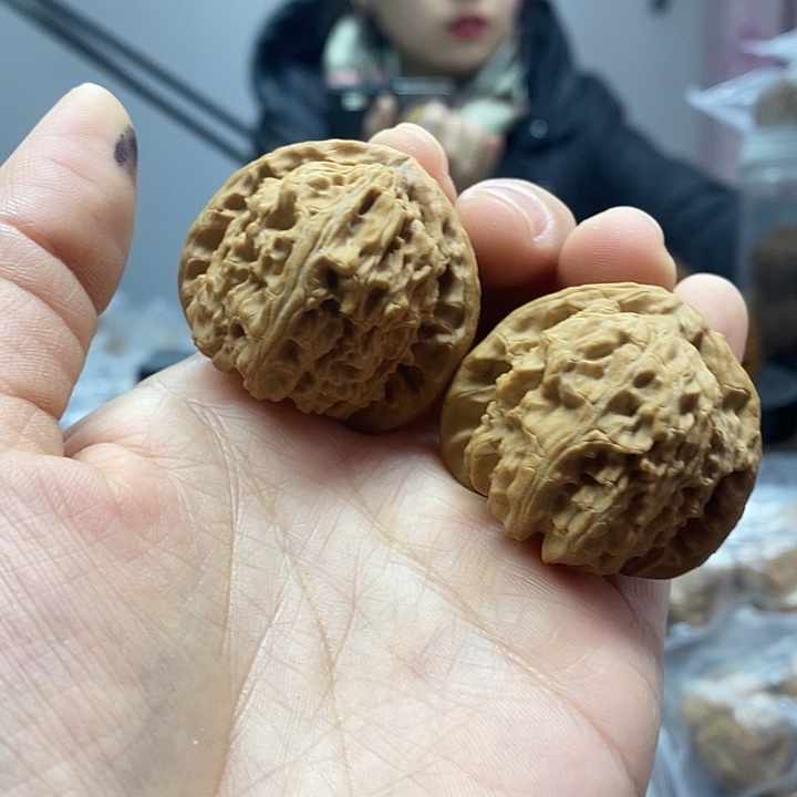 文玩核桃把件38.5白狮子油