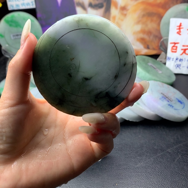 定制翡翠未镶嵌手镯