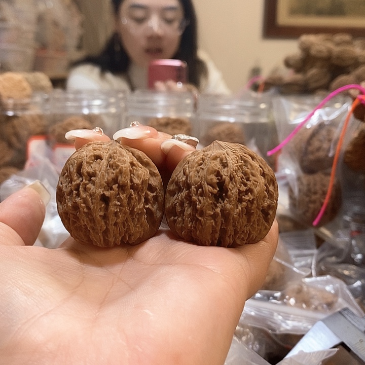 文玩核桃吊坠36边137狮子头