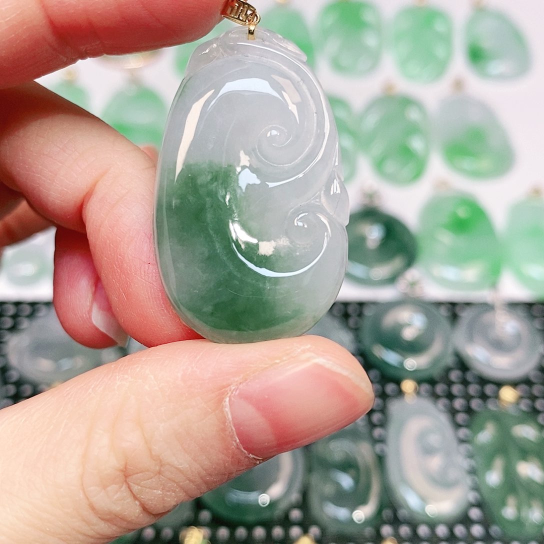 翡翠吊坠(不含链)18K金镶嵌