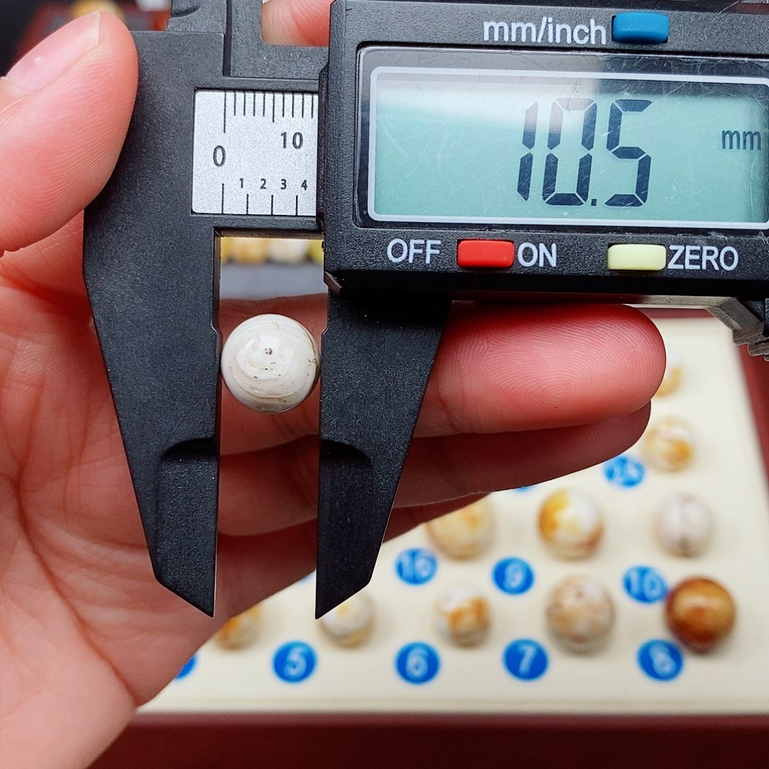 蜜蜡裸石未镶嵌蜜蜡