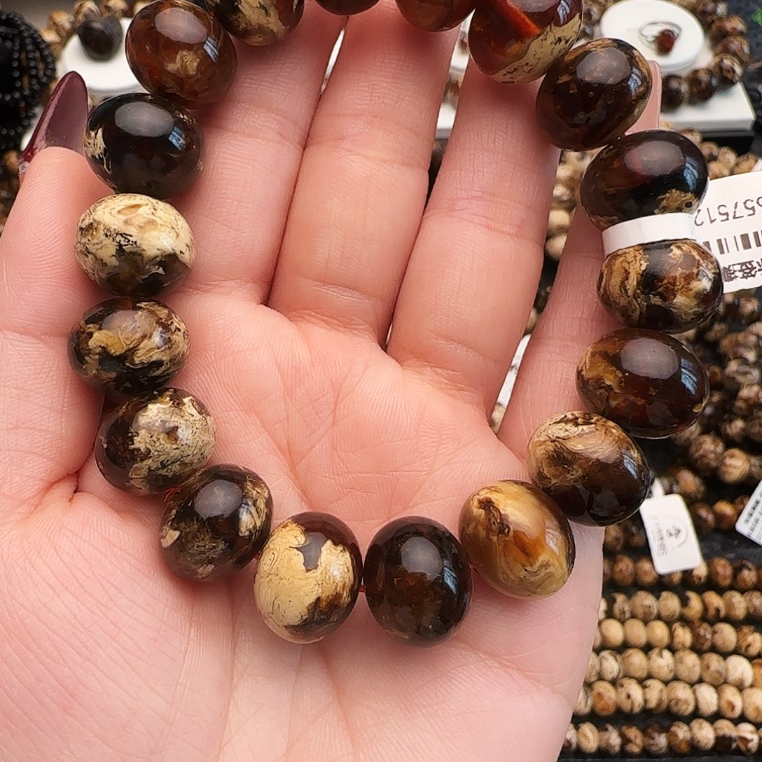 琥珀未镶嵌手链抚顺琥珀