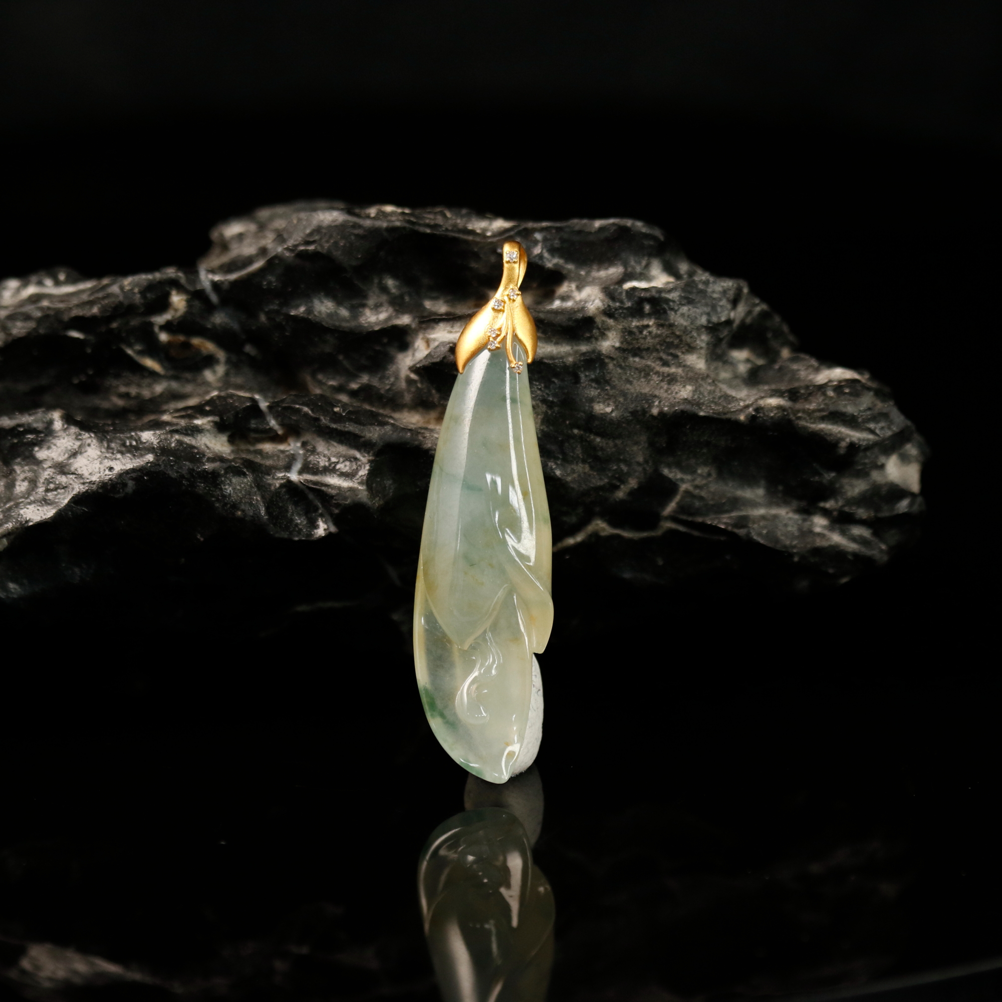 24天然缅甸翡翠A货18k飘蓝花吊坠/000519/上海嘉禾拍卖