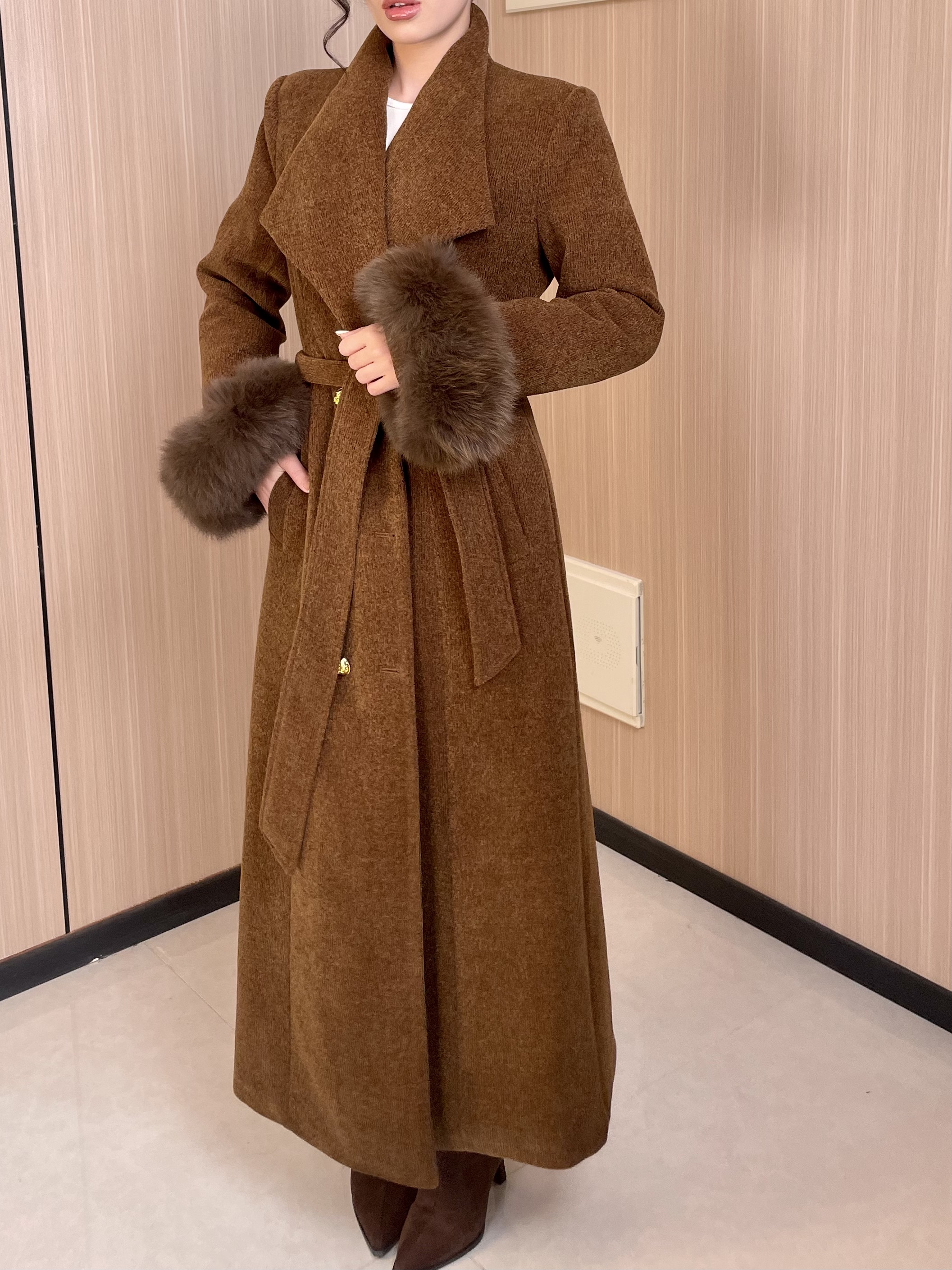 长款千金风毛呢大衣女士冬季百搭大翻领网红狐狸毛袖