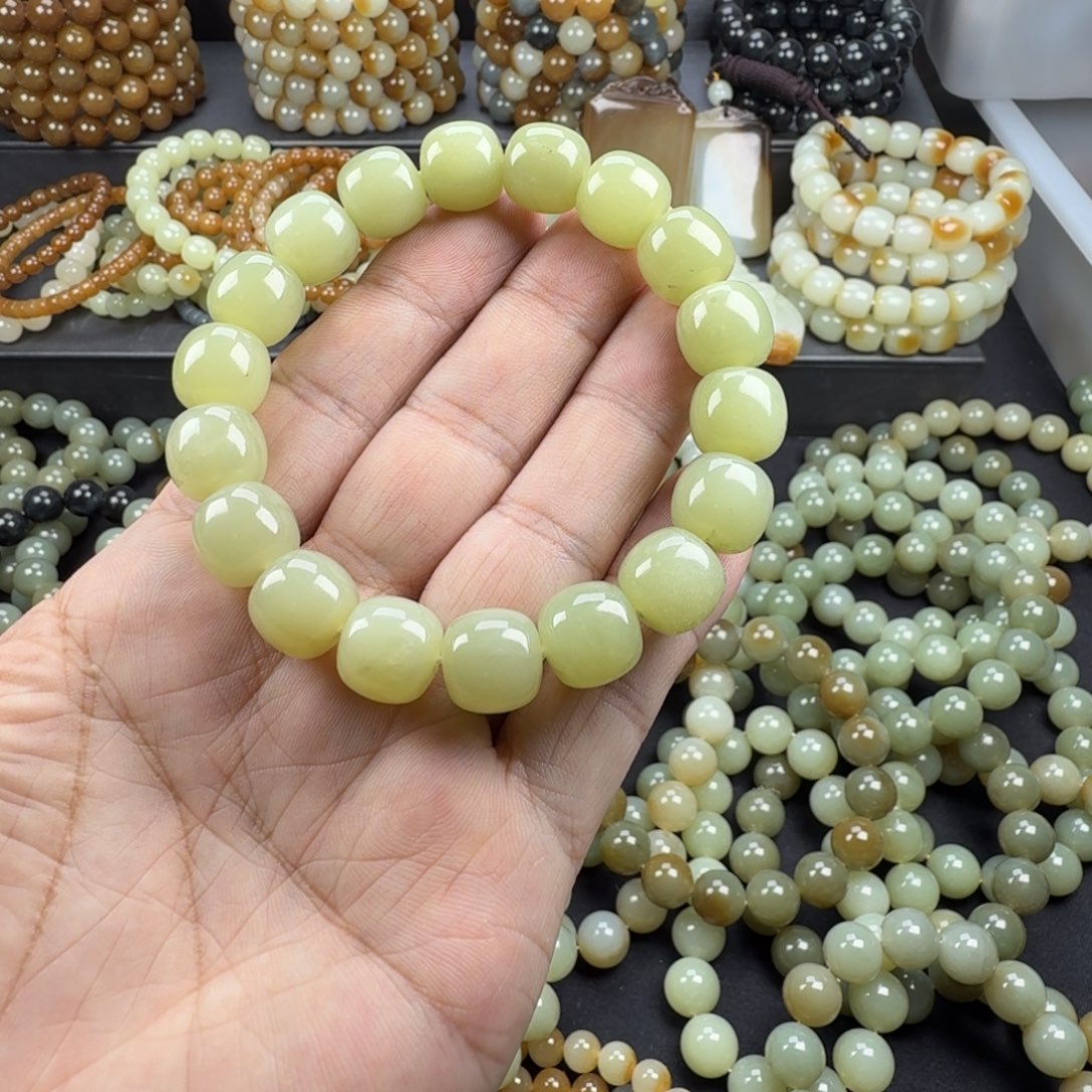 中***n和田玉未镶嵌手链