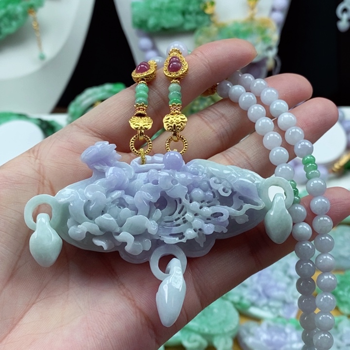 翡翠颈饰未镶嵌翡翠吊坠