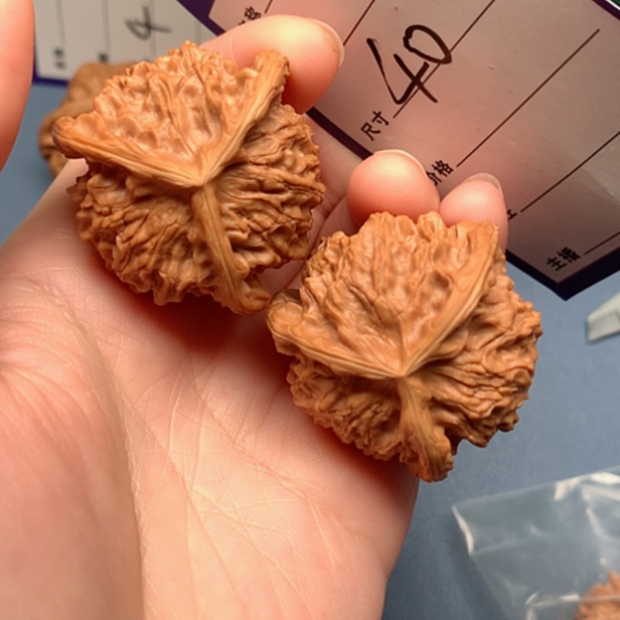 【闪购商品】文玩核桃把件三棱