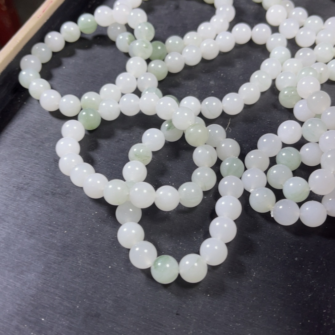 石英质玉未镶嵌颈饰