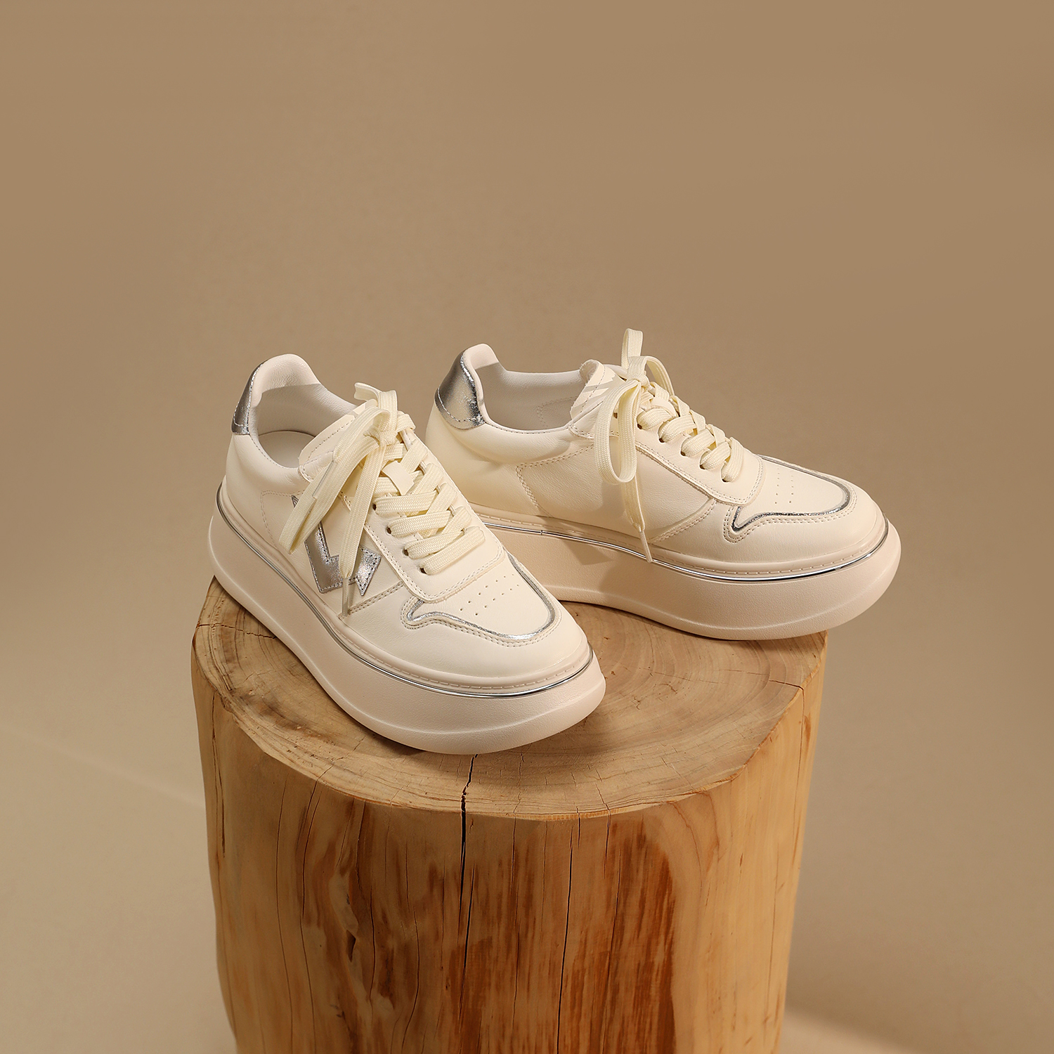 【金夫人】QF25599A新款百搭时尚厚底小白鞋舒服潮流平底休闲