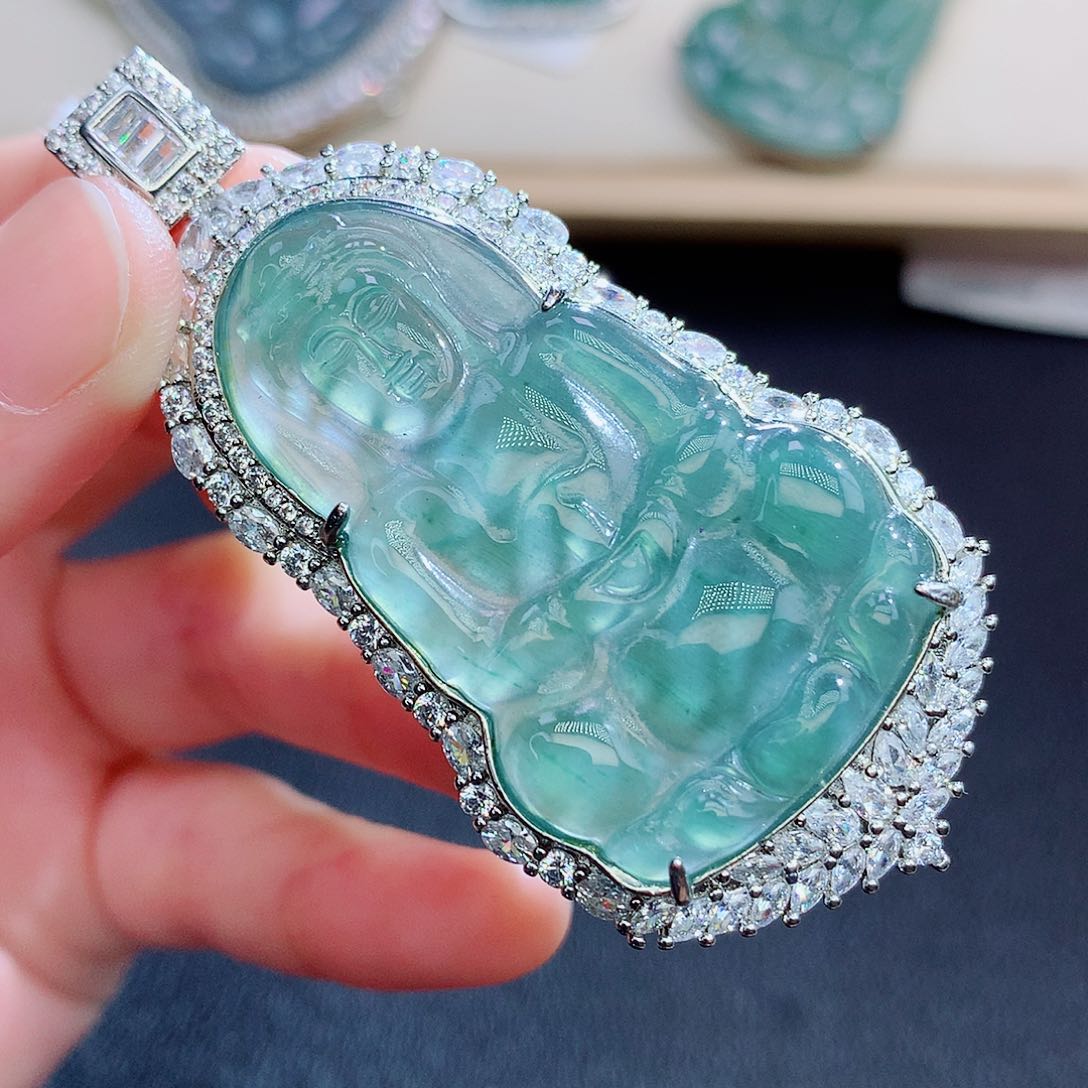 翡翠颈饰未镶嵌翡翠