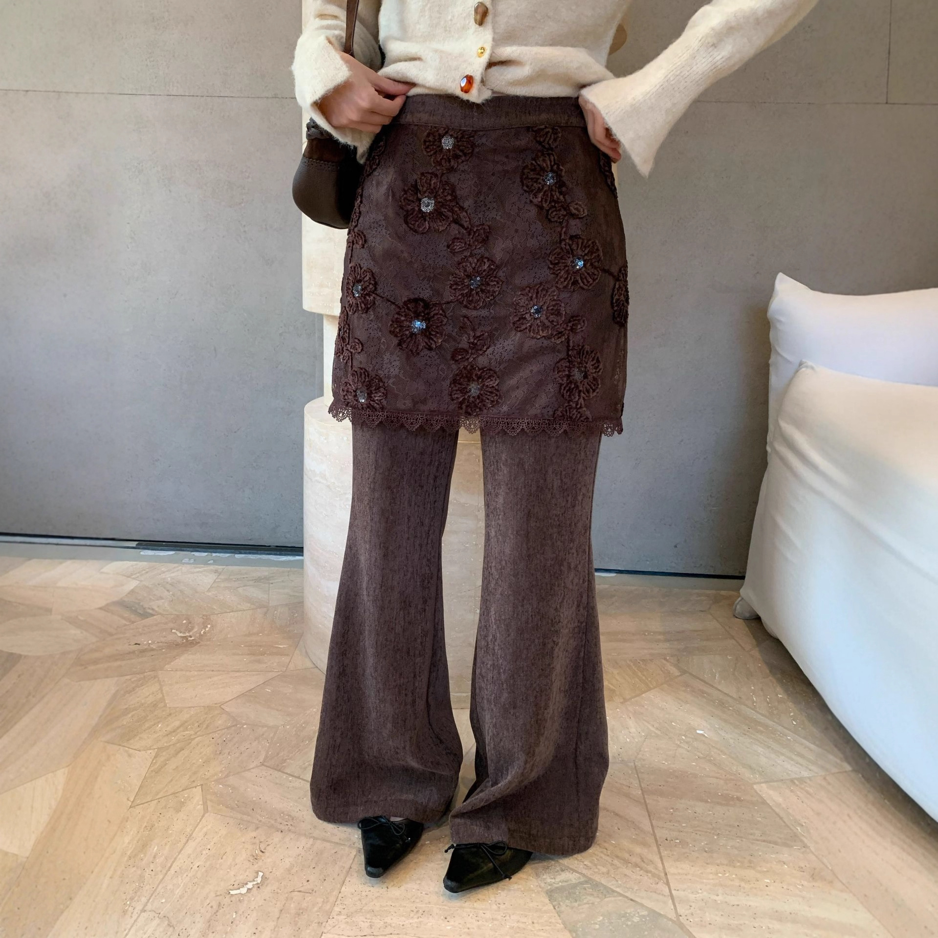 NEWOPEN25冬法式复古修身显瘦刺绣精致屁帘微喇裙裤F6835