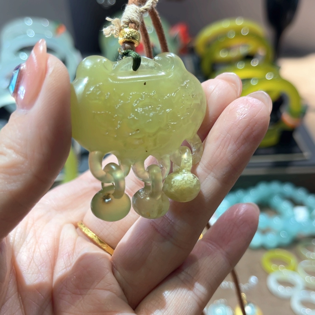 岫玉手镯未镶嵌手镯