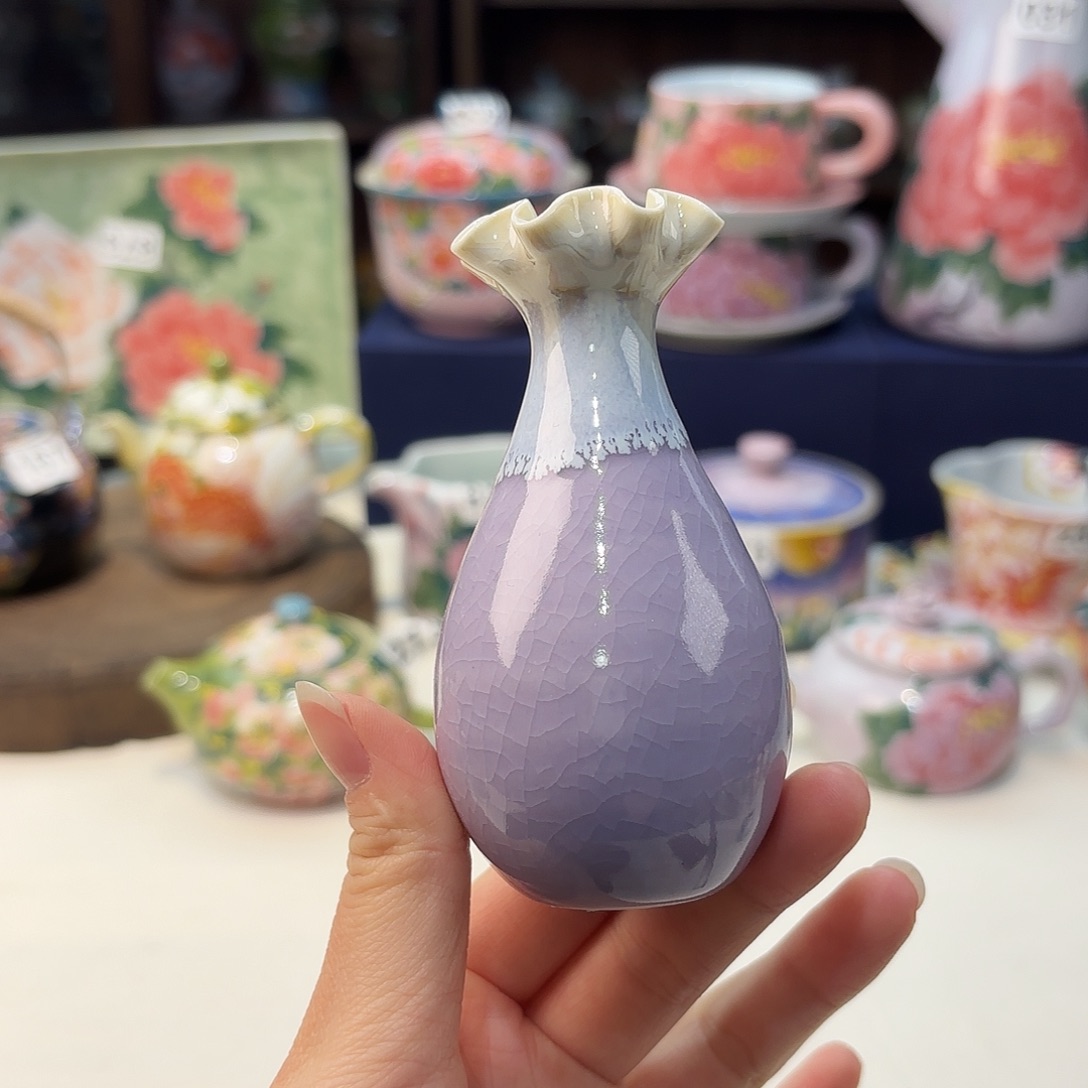 瓷片。。。兔兔好可爱呀