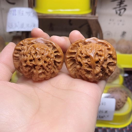 文玩核桃吊坠帝王