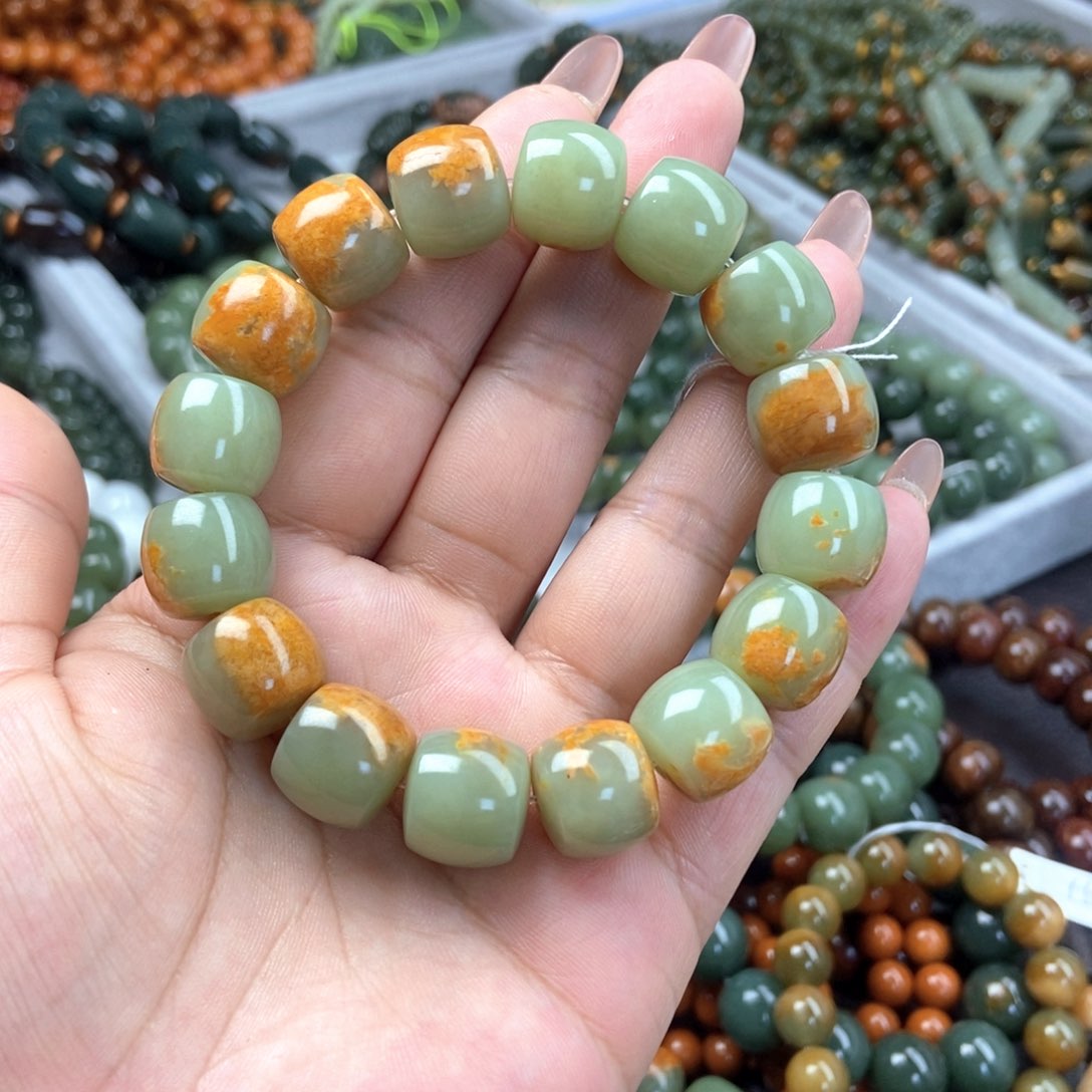 透闪石质玉手串未镶嵌s****u