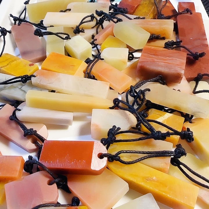 青田石印石老挝石52个扁章尺寸非常小，0.几1.几的公分