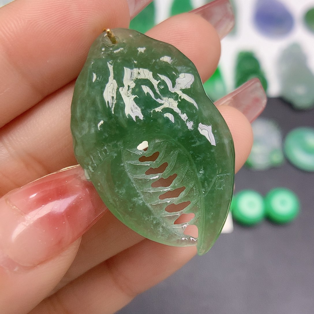 翡翠颈饰18K金镶嵌蟹钳