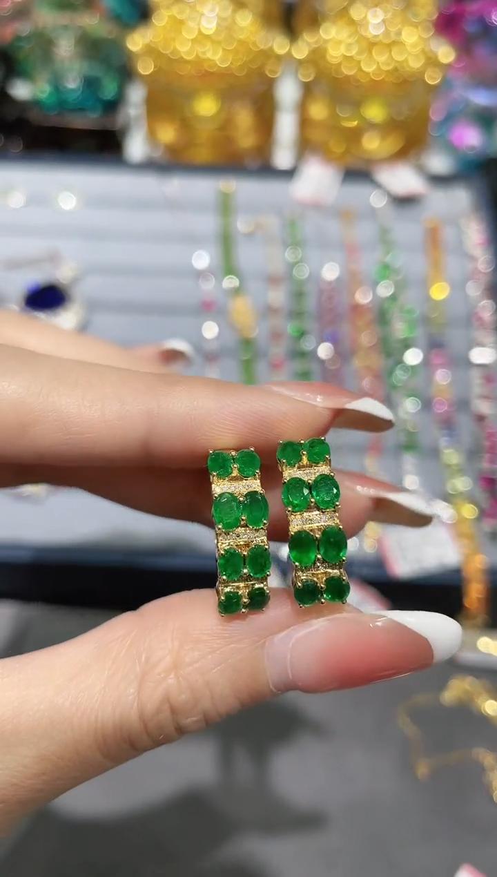 18K金镶嵌天然祖母绿戒指排戒 多样性发其一