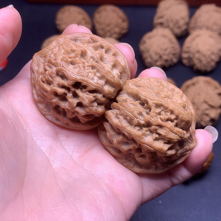 文玩核桃吊坠相****）文玩核桃野牛4342尺全品