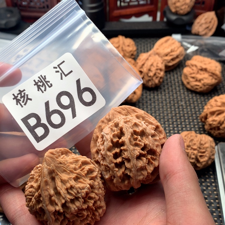 吊坠文玩核桃玉麒麟