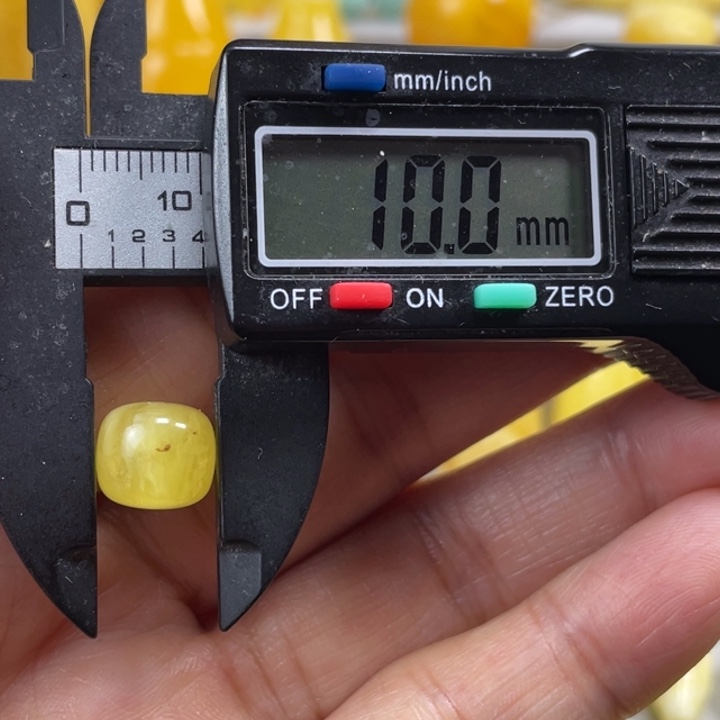 蜜蜡未镶嵌裸石3杂